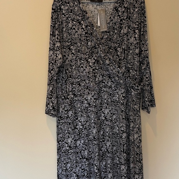 NWT Lane Bryant Black and White Midi V-Neck 3/4 Sleeve Dress Size 22/24 - Picture 2 of 8